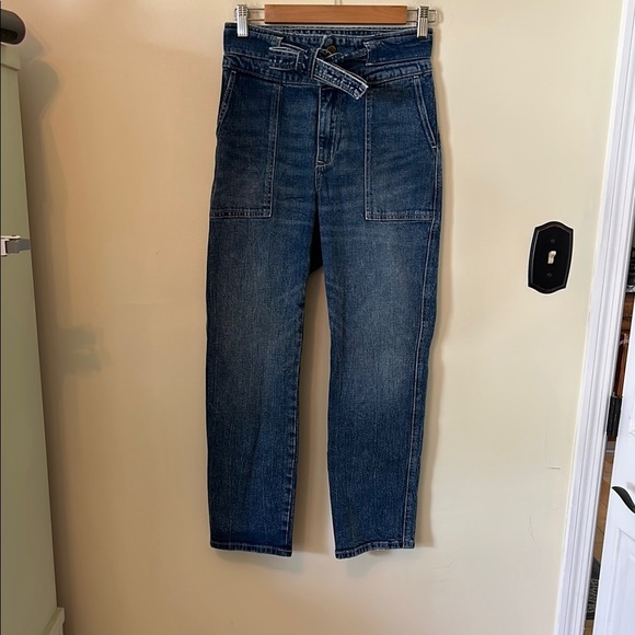 Abercrombie and Fitch Ultra High Rise Straight Jeans Size 4 - Picture 1 of 5